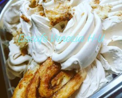 Eiscreme Franzbrötchen