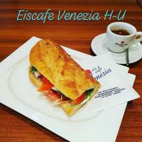 Frühstück/Colazione Ciabatta Parma-Schinken, Mozarella und Espresso Frühstück/Colazione Ciabatta Parma-Schinken, Mozarella und Espresso