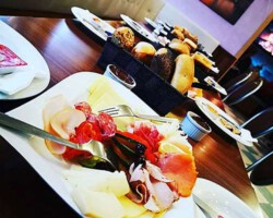 Frühstück/Colazione mit Parmaschinken, Lachs und Käse