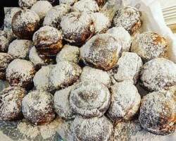 Selbstgemachte Pfjörtchen (Poffertjes)